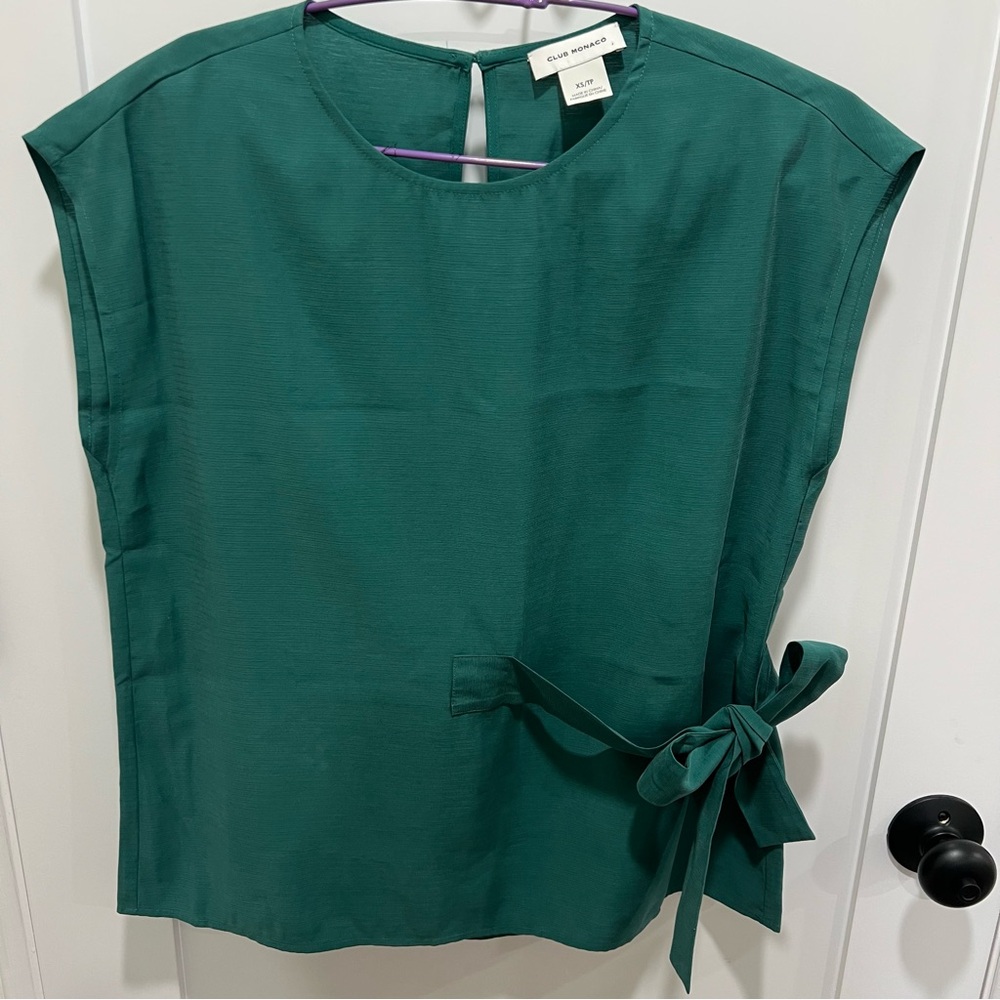 Club Monaco Green Blouse Women Size XS with Side Tie Sleeveless Preppy Top Comfy